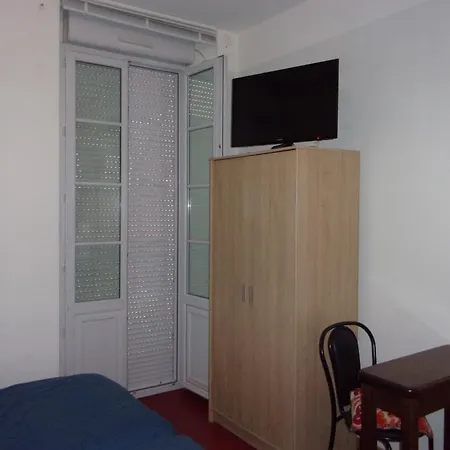 Apartment Meubles Jos's *
